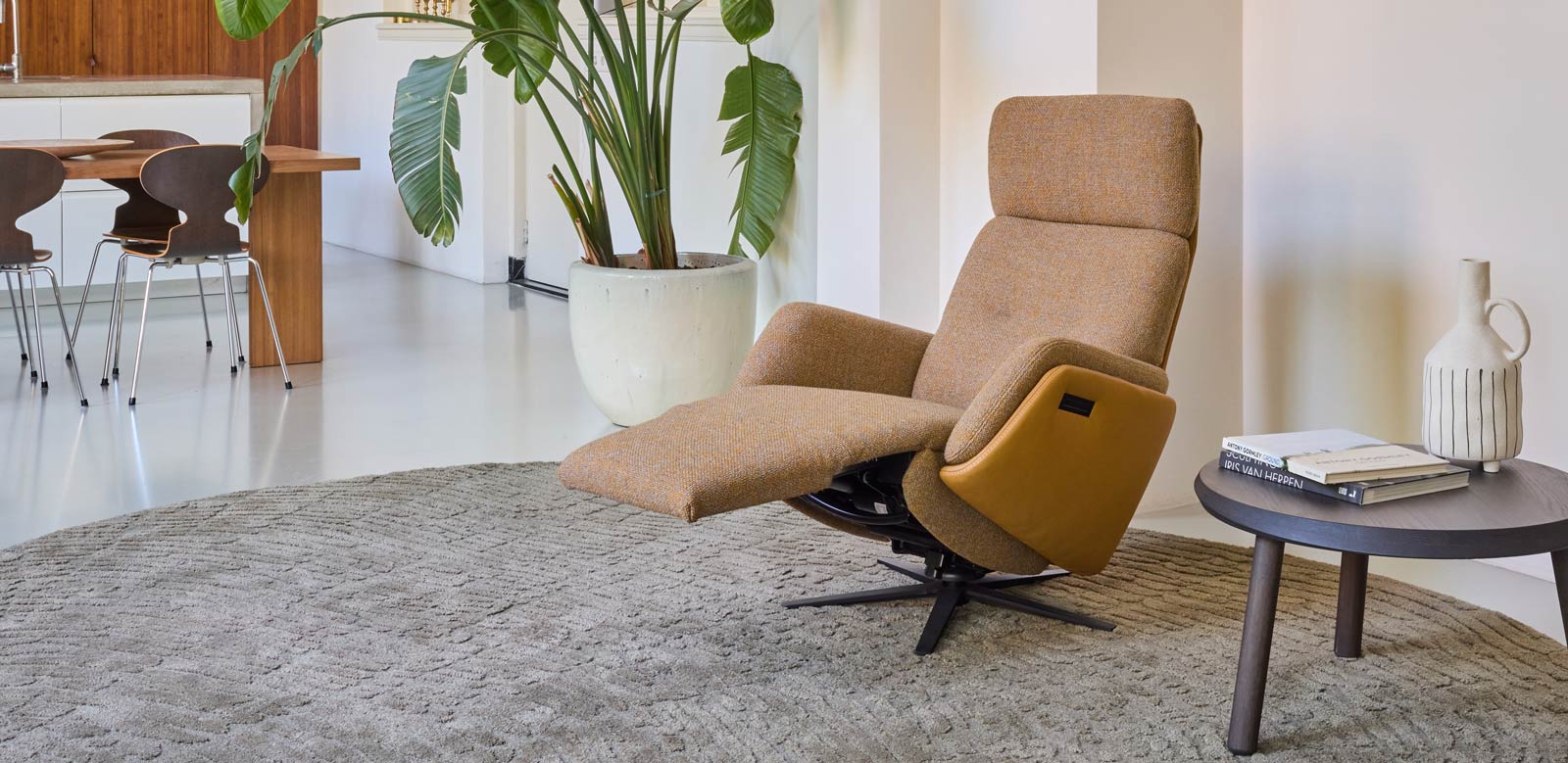 Buis-katwijk-header-fauteuil-Feelz-TW269N-amber